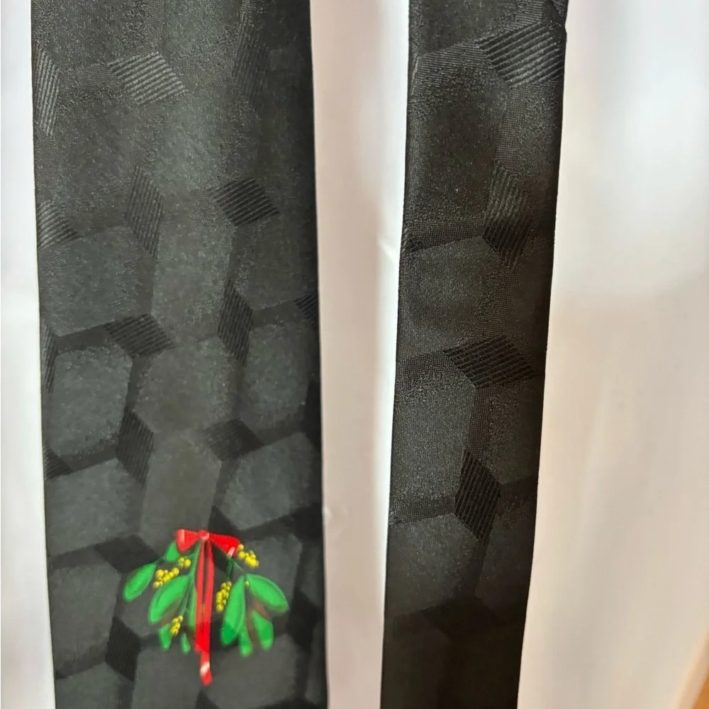Warner Bros. Looney Tunes Black Patterned Tie Christmas